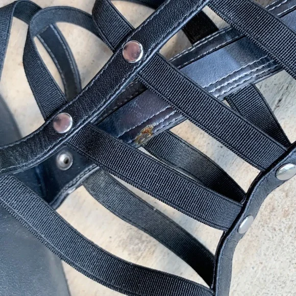 Stuart Weitzman Gladiator Sandals Black Leather With Box - 8.5 - Picture 10 of 16